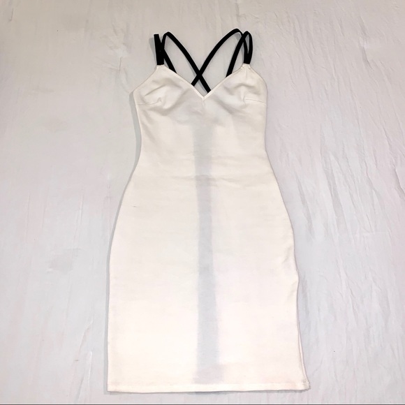 4/$25♦️CHARLOTTE RUSSE B&W Strappy Bodycon Dress - Picture 3 of 6